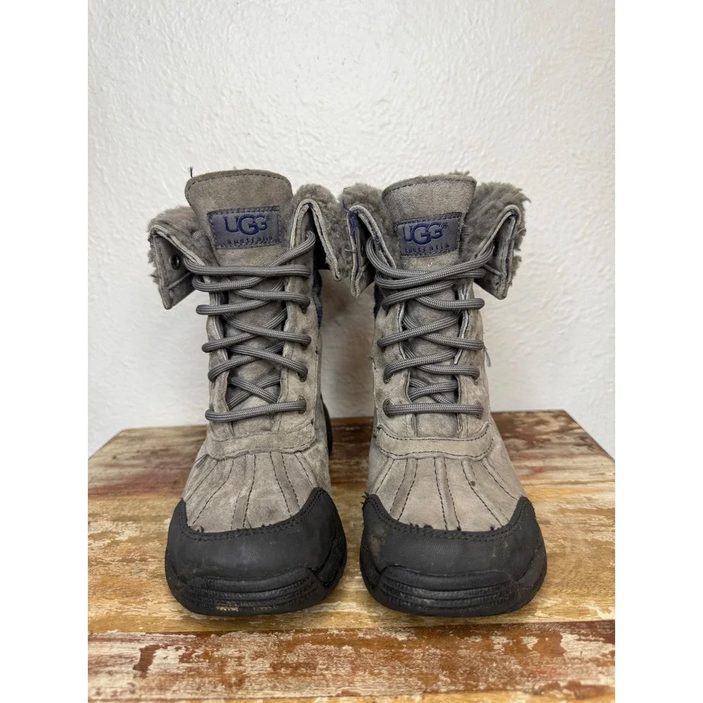 UGG Butte Kids 13 Winter Boot Gray Navy Plaid Waterproof Sheepskin Snow Boots